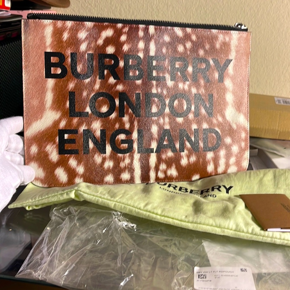 Burberry Large Animal FLT RD Pouch